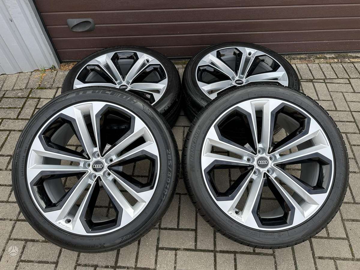Audi Q7-Q8, lengvojo lydinio, R22