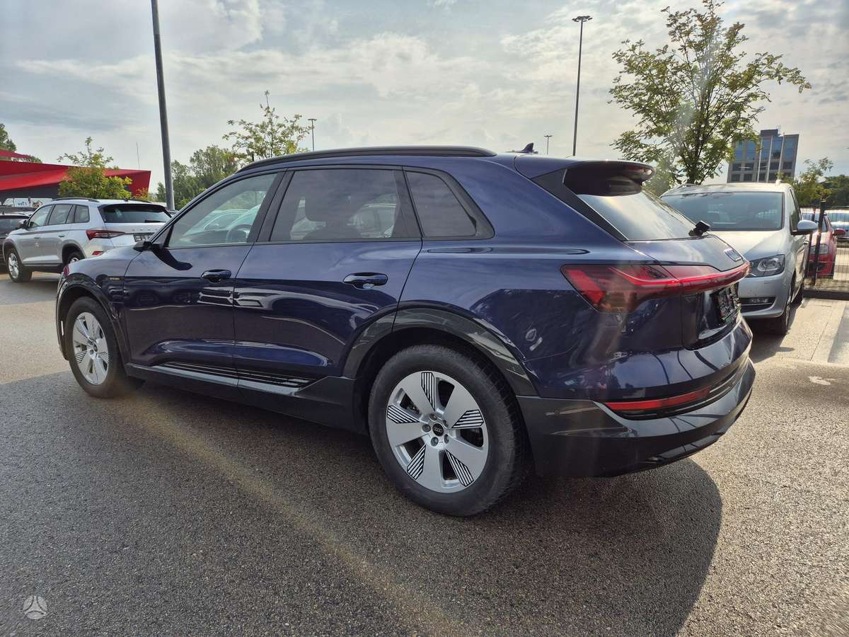 Audi e-tron, 95 kWh, off-road / crossover