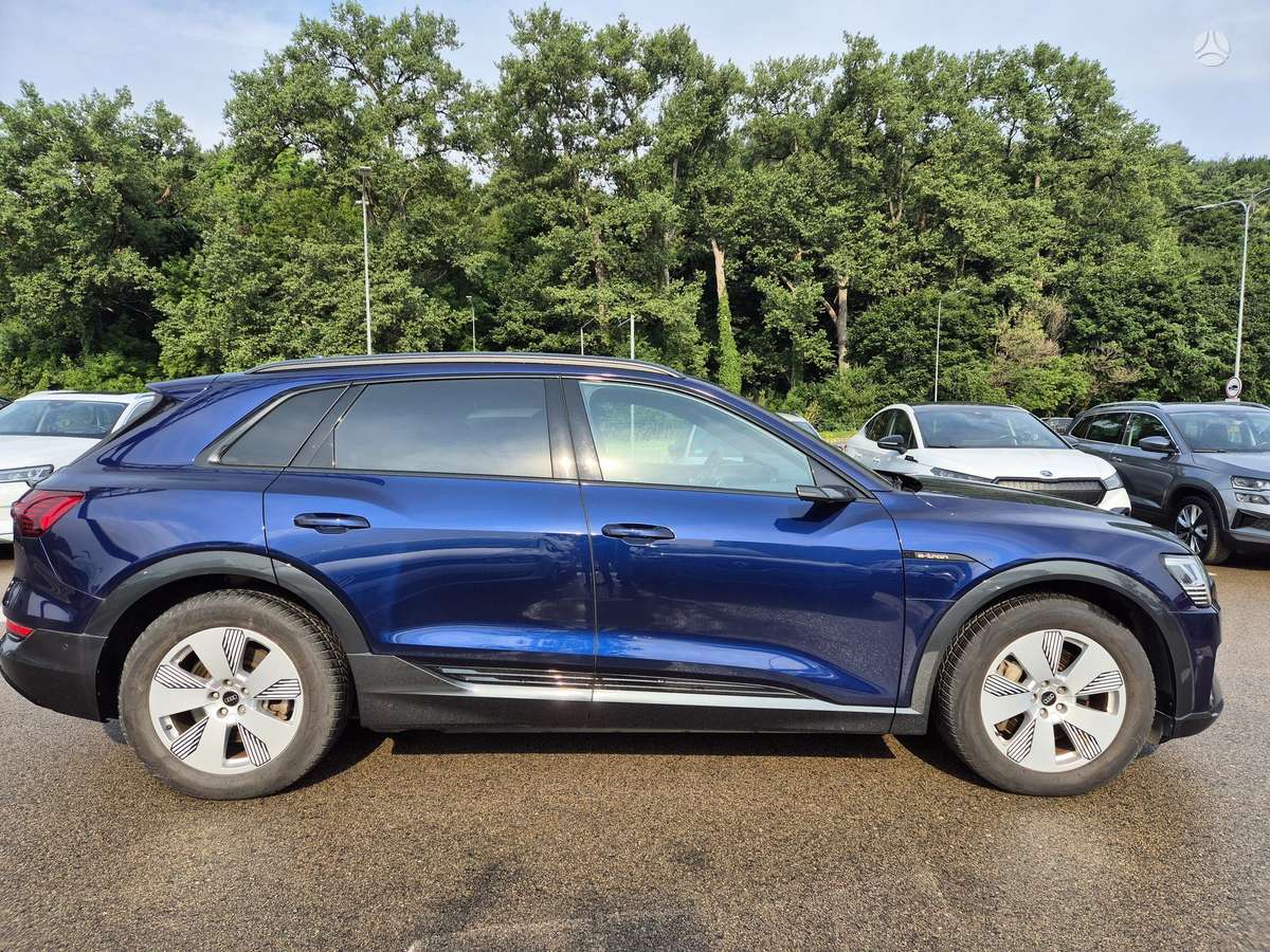 Audi e-tron, 95 kWh, off-road / crossover