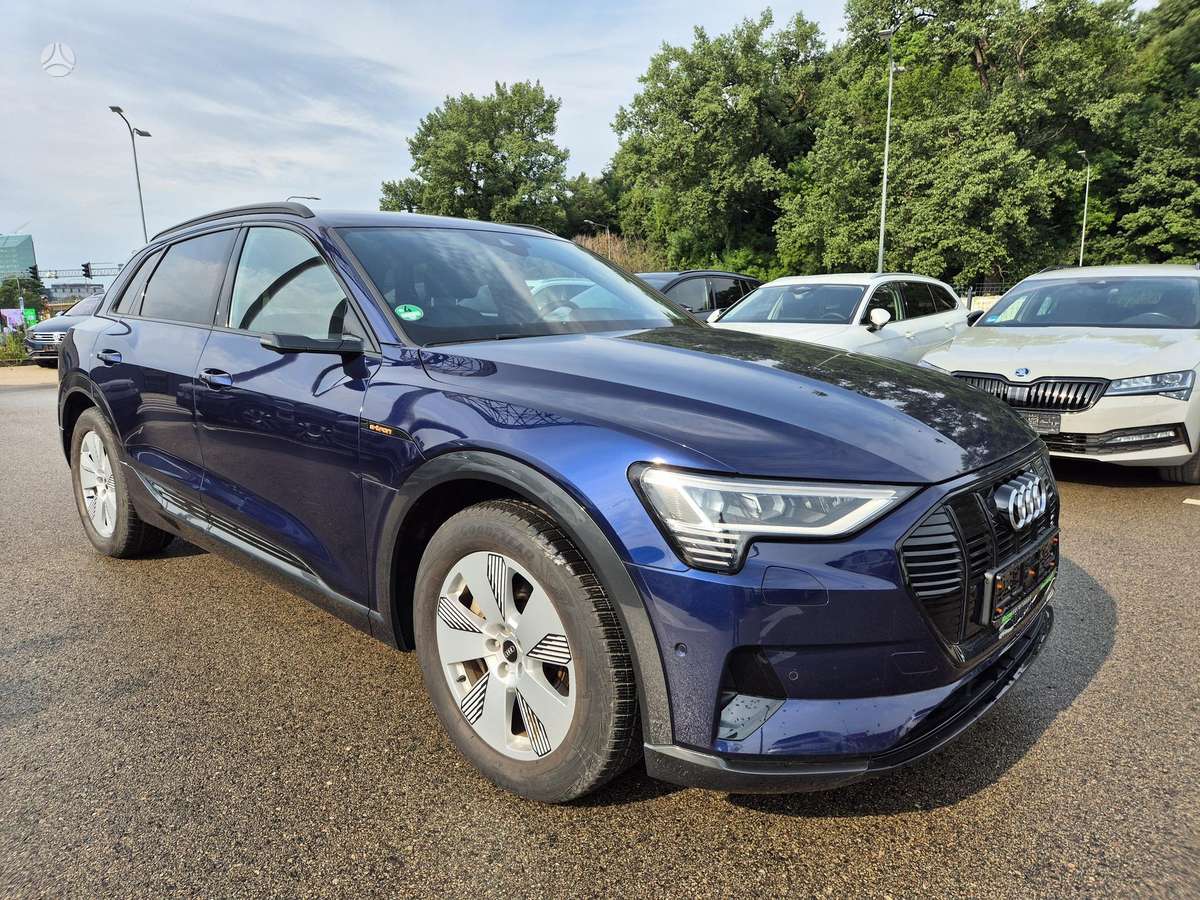 Audi e-tron, 95 kWh, off-road / crossover