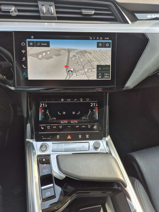 Audi e-tron, 95 kWh, off-road / crossover