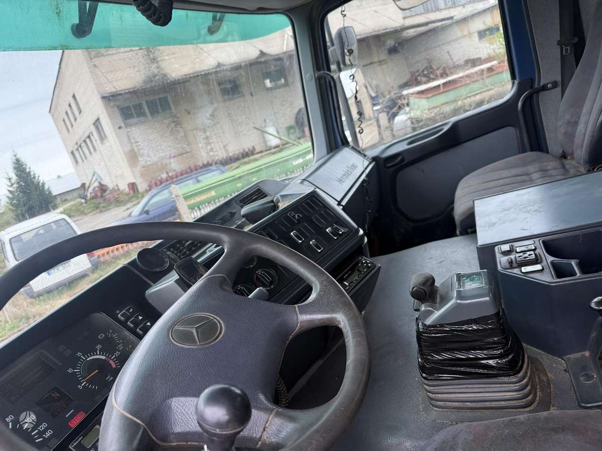 Mercedes-Benz Actros 3243 8x4, самосвалы