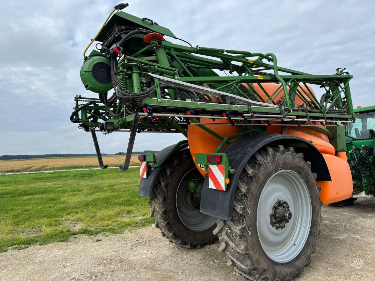 Amazone UX5200Super, sprayers