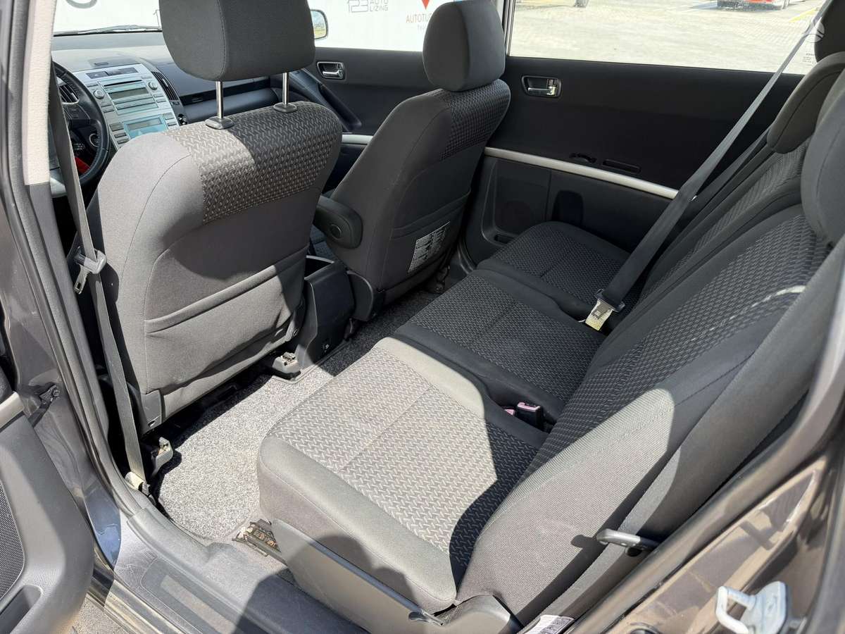 Toyota Corolla Verso - 8