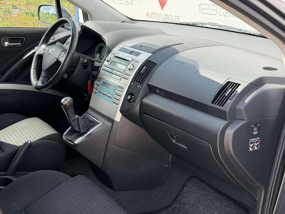 Toyota Corolla Verso - 9