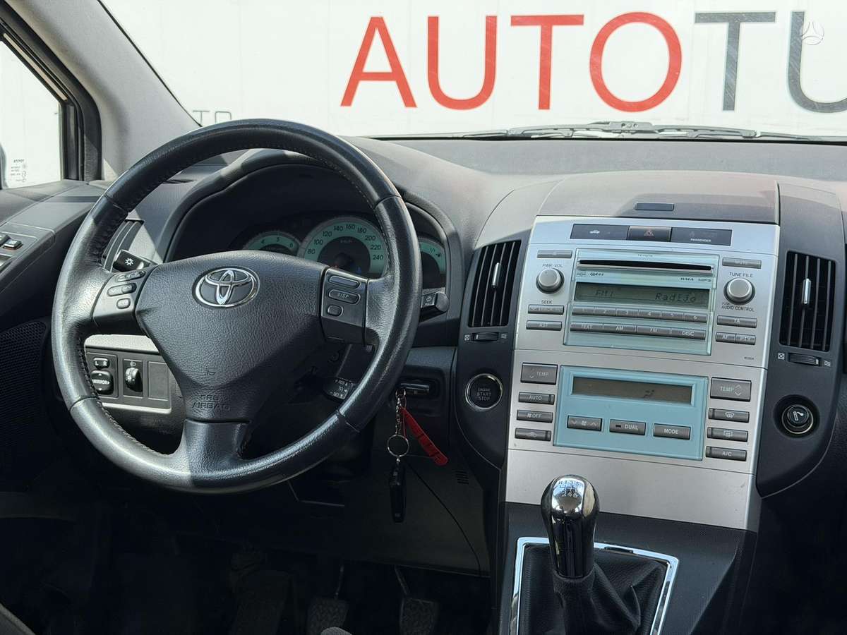 Toyota Corolla Verso - 11