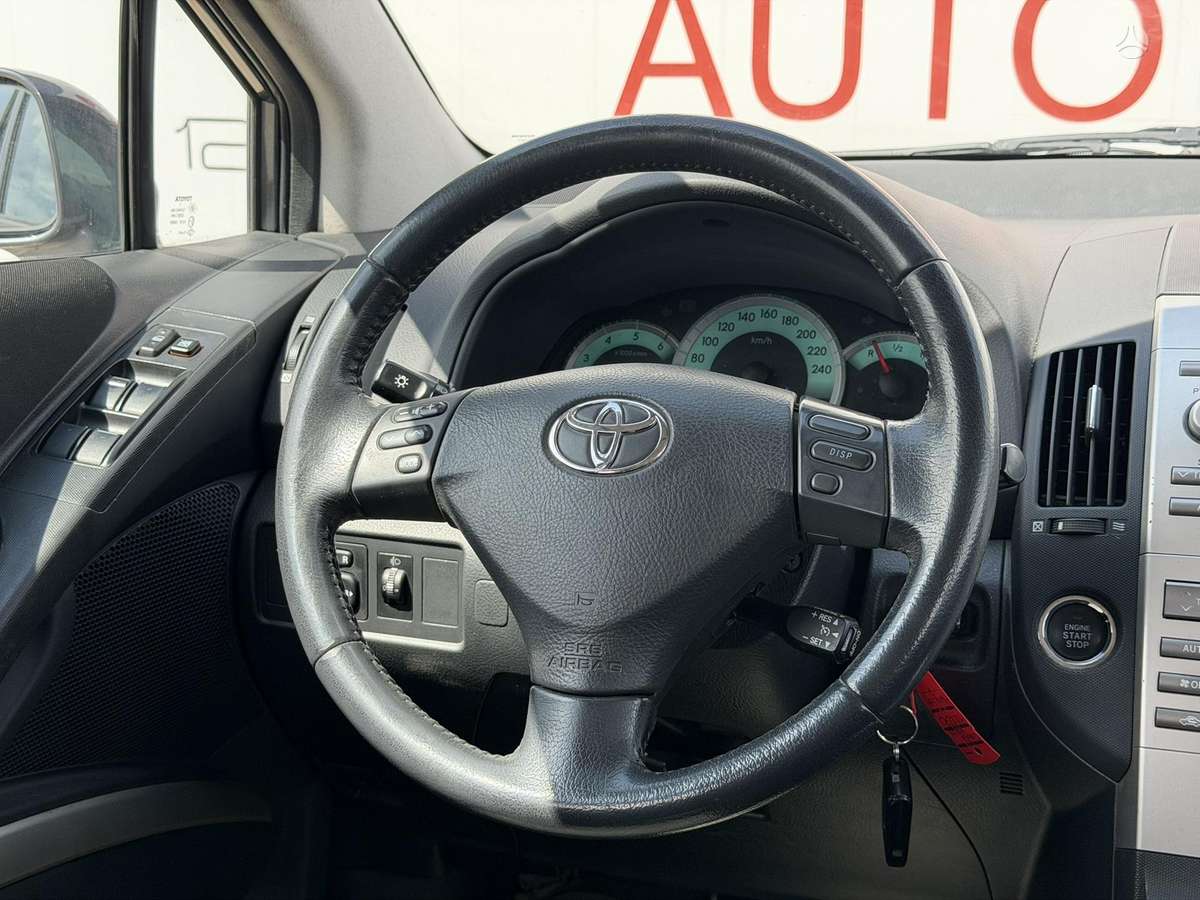 Toyota Corolla Verso - 12