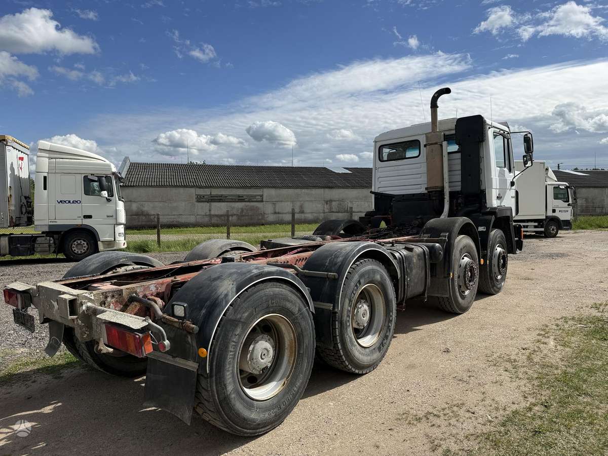 MAN 32.402 8x4 Manual, cab-chassis trucks