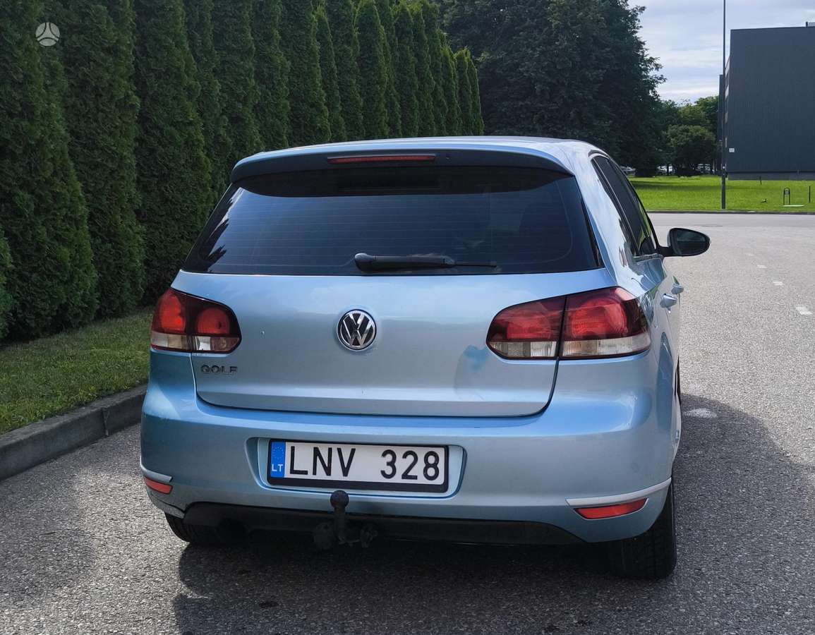 Volkswagen Golf - 8