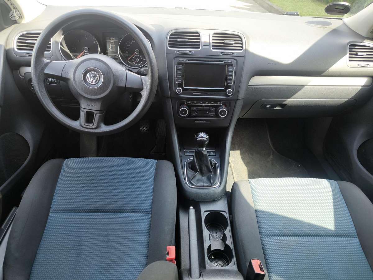 Volkswagen Golf - 11