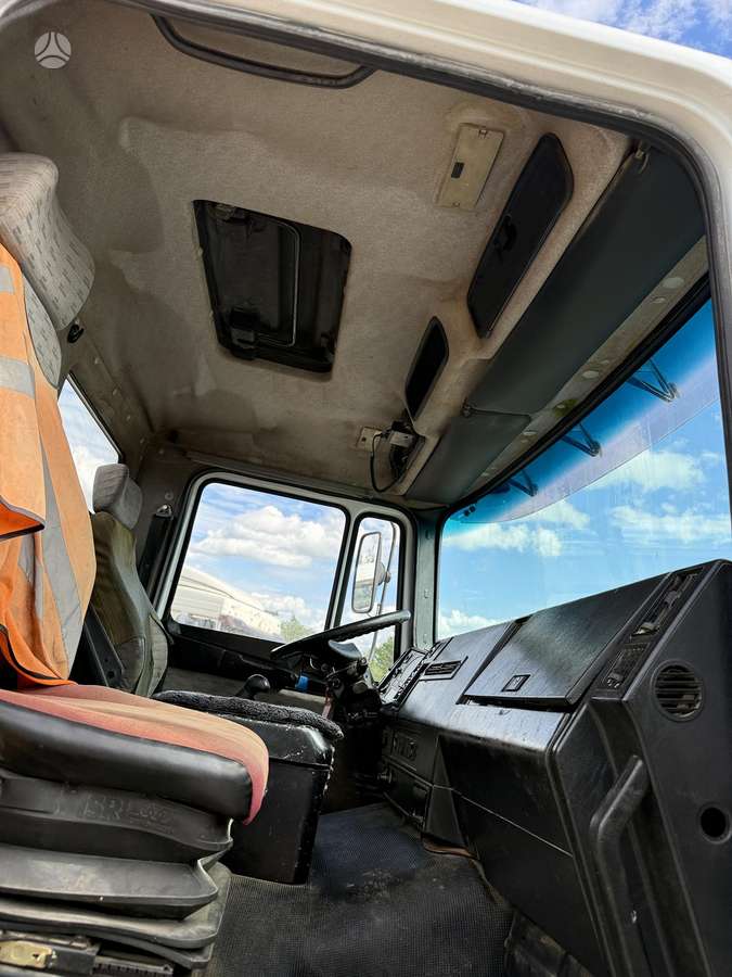 MAN 32.402 8x4 Manual, cab-chassis trucks