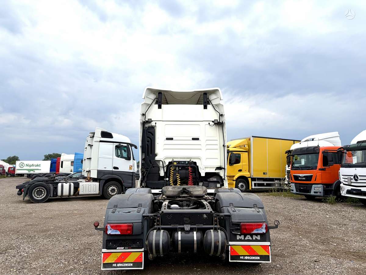 MAN TGX 26.460 6x2, double sleeper