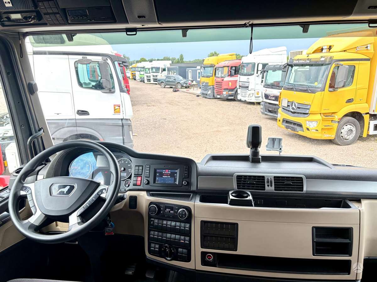 MAN TGX 26.460 6x2, double sleeper