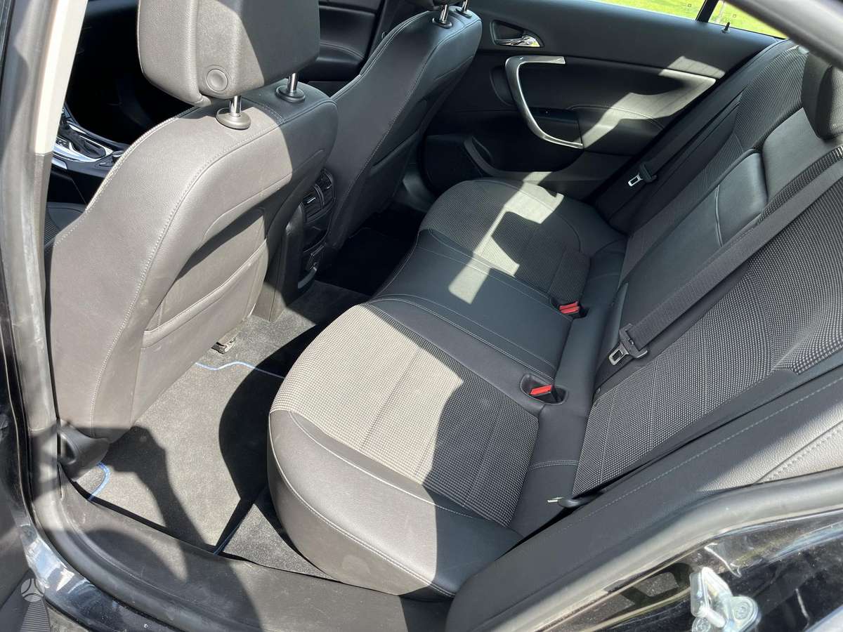 Opel Insignia, 2.0 l., Седан