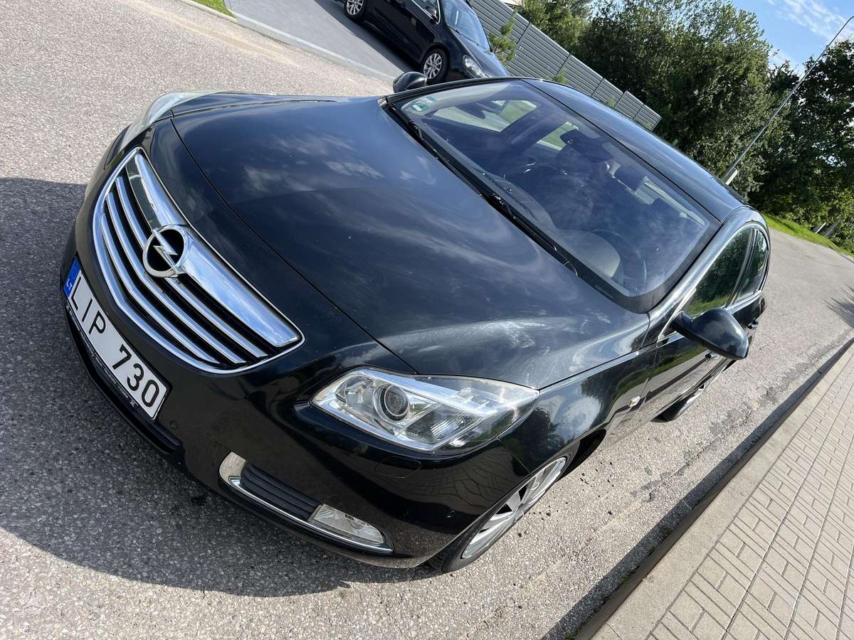 Opel Insignia, 2.0 l., Седан