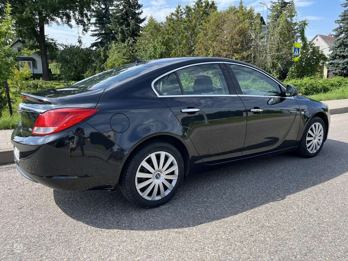 Opel Insignia, 2.0 l., Седан
