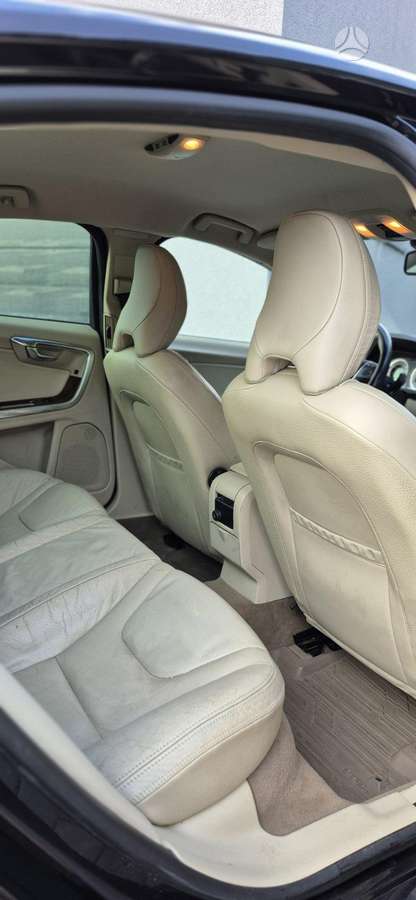 Volvo S60, 2.4 l., Седан