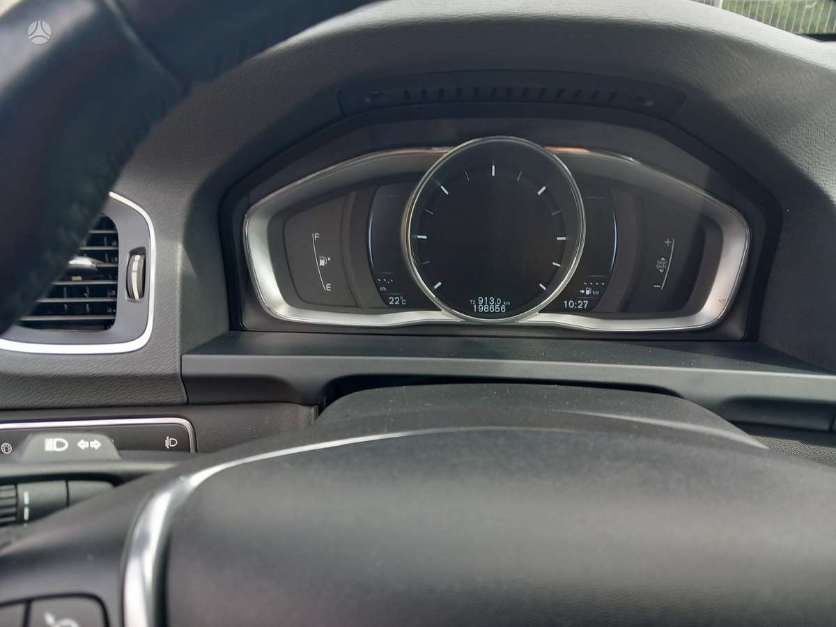Volvo V60 Cross Country - 5
