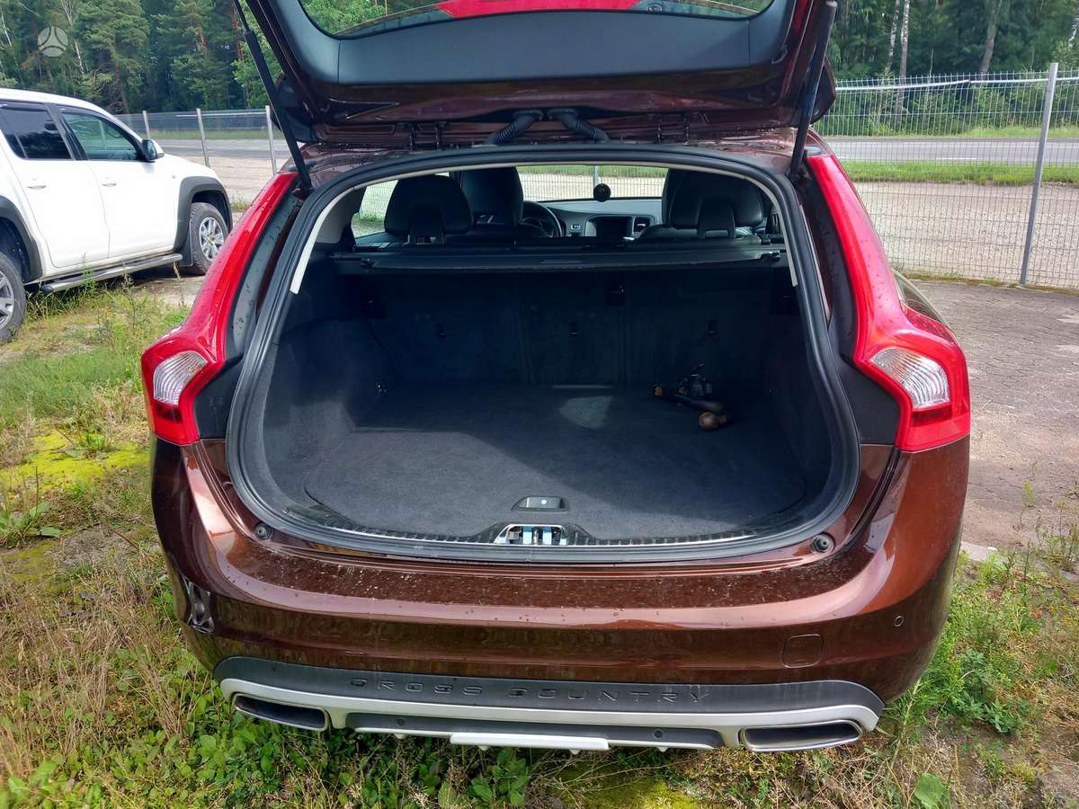 Volvo V60 Cross Country - 9