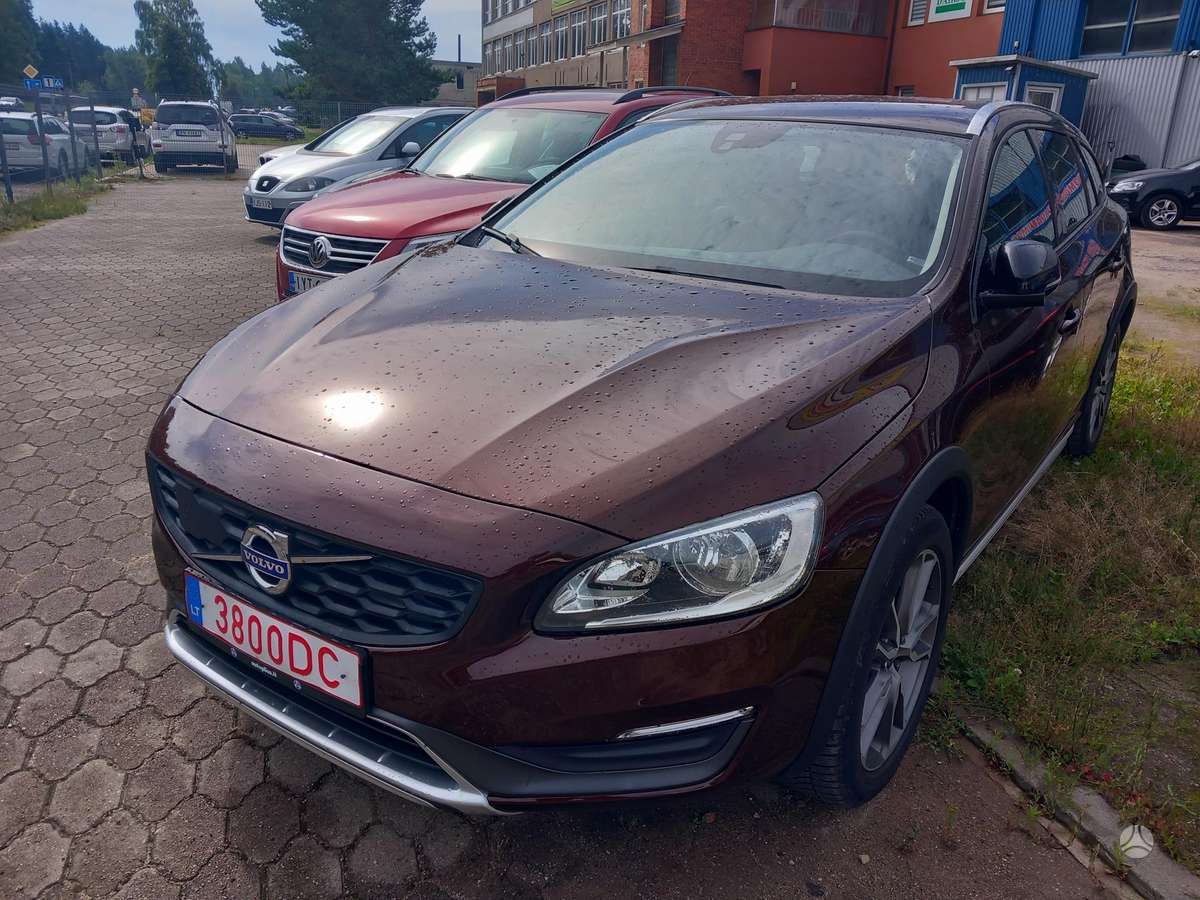 Volvo V60 Cross Country - 11