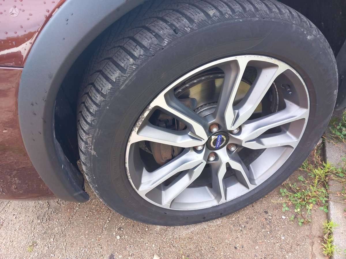 Volvo V60 Cross Country - 12
