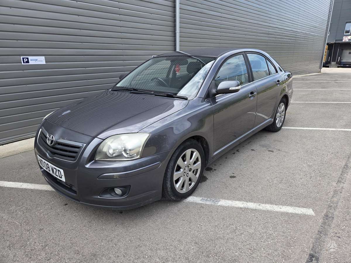 Toyota Avensis - 1