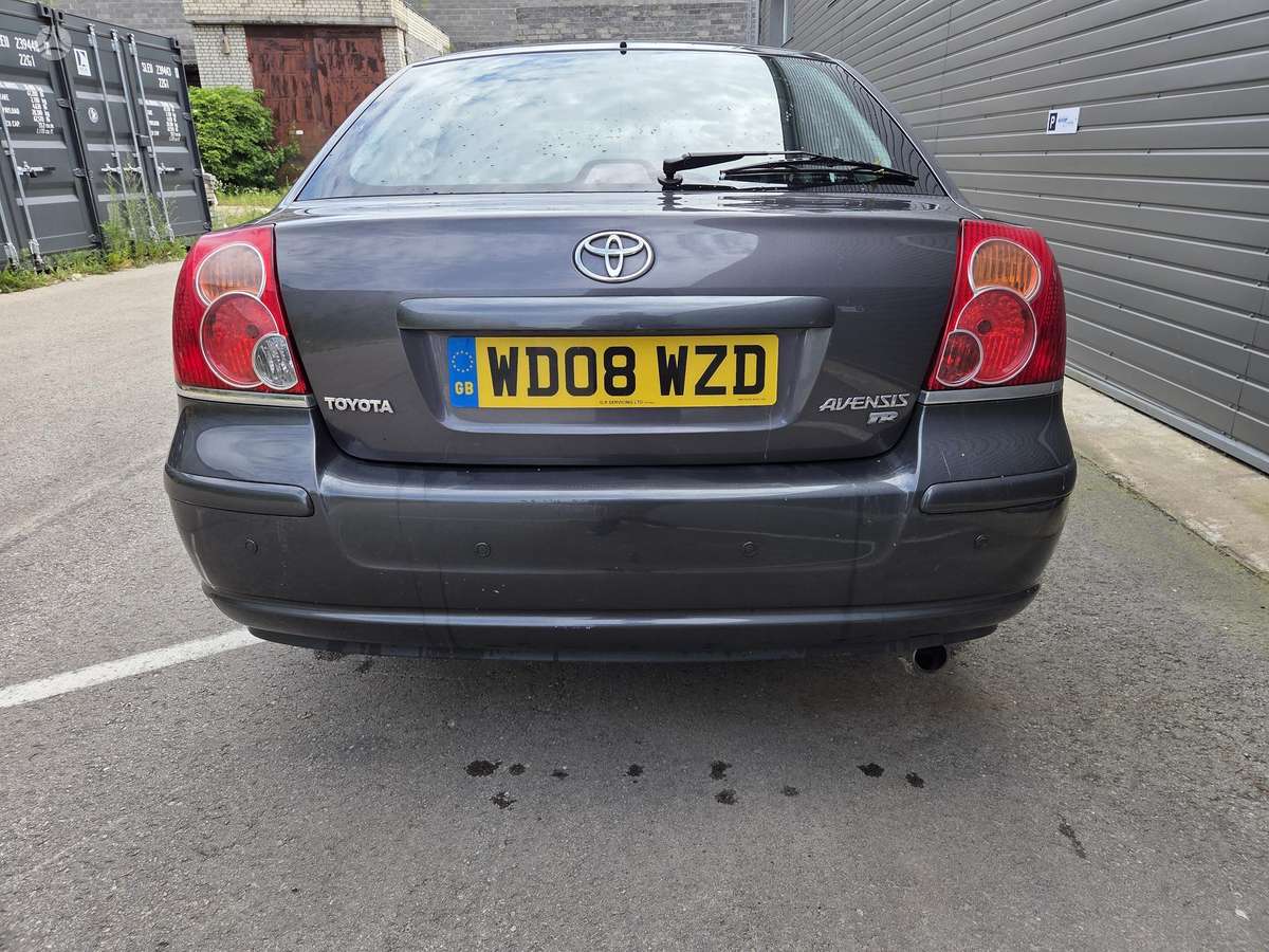 Toyota Avensis - 6