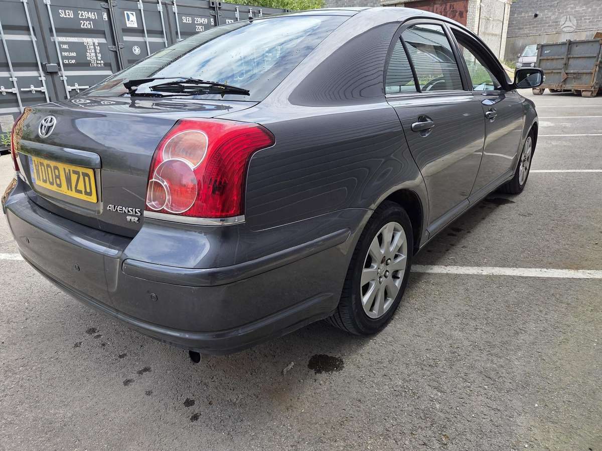 Toyota Avensis - 7