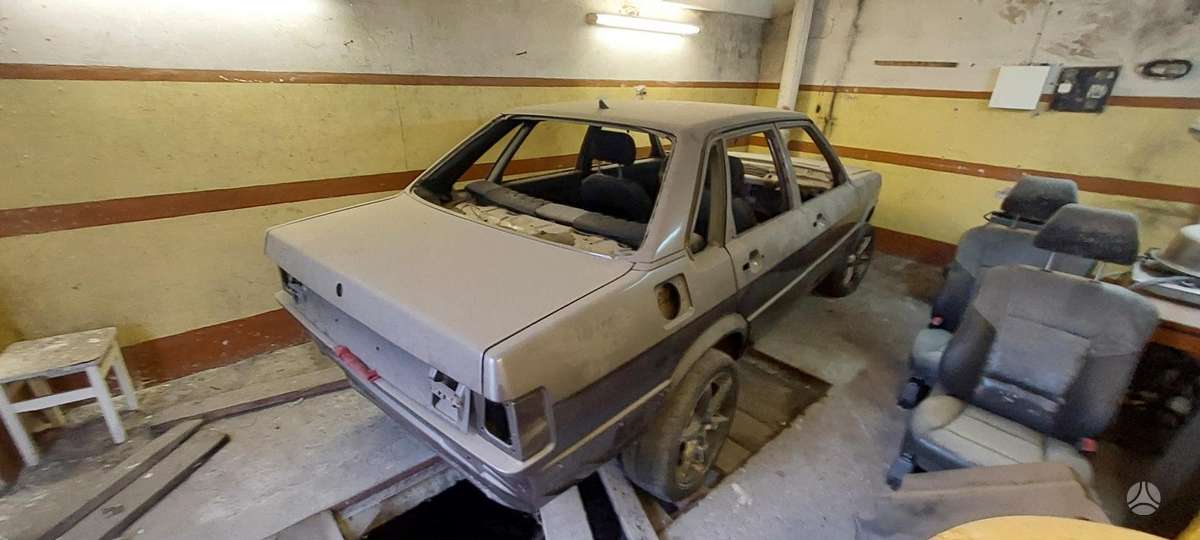 Audi 90, 2.2 l., Седан