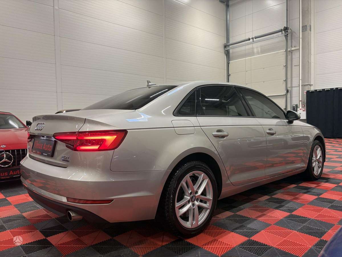 Audi A4, 2.0 l., Седан
