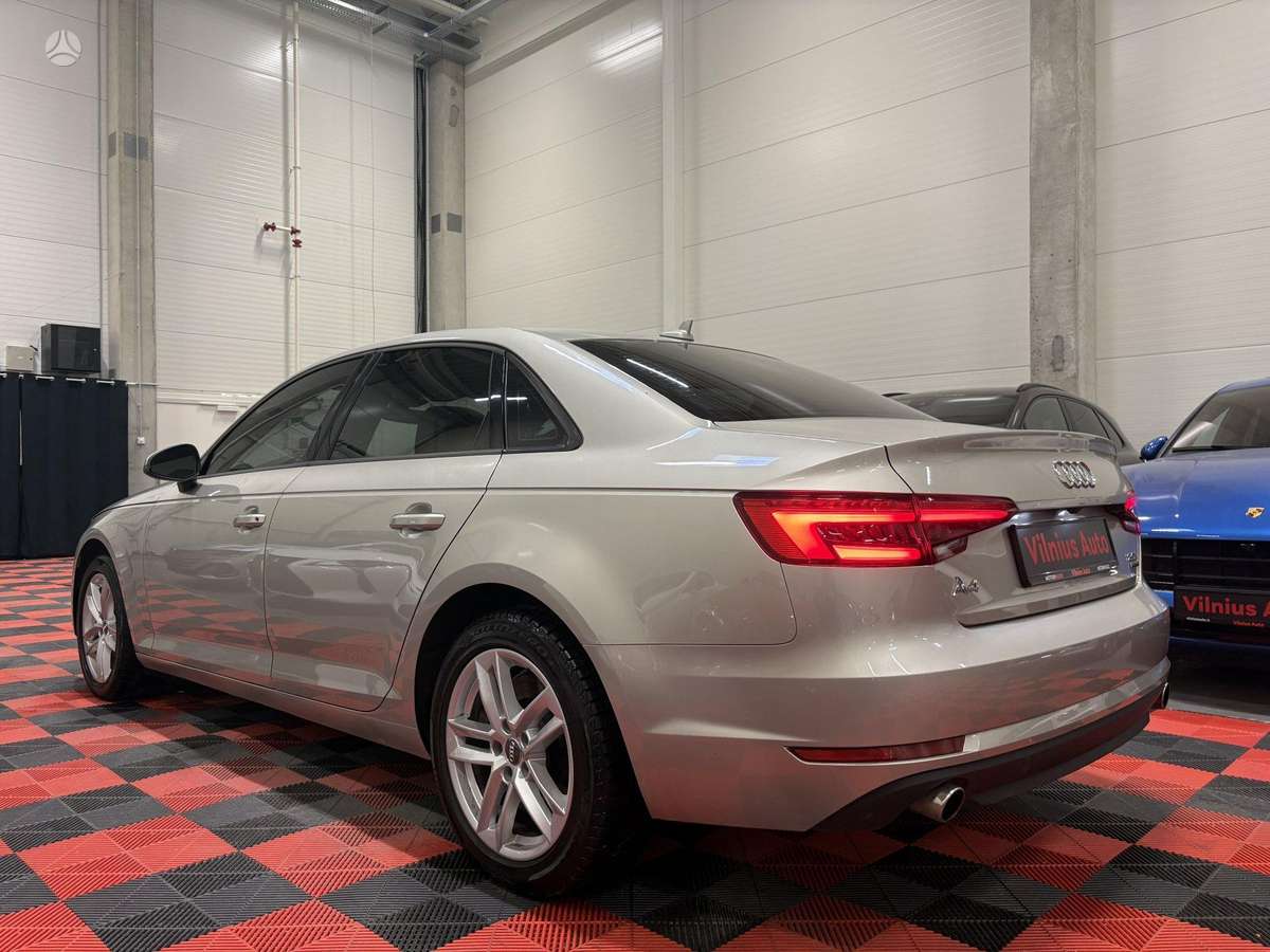 Audi A4, 2.0 l., Седан