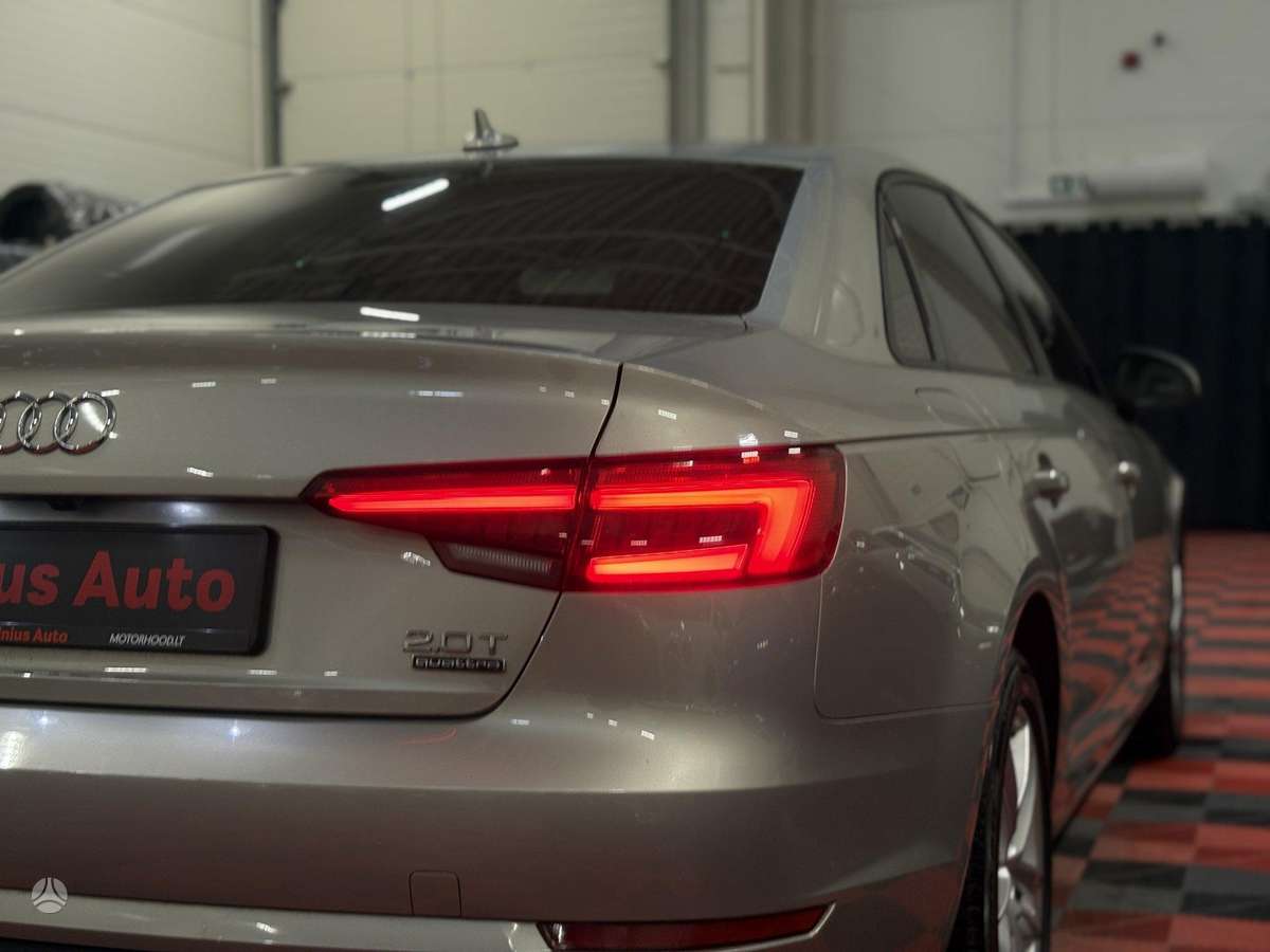 Audi A4, 2.0 l., Седан