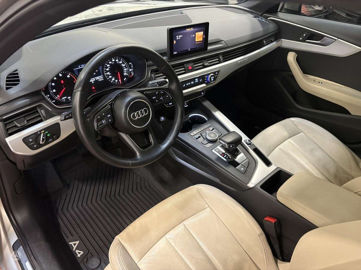 Audi A4, 2.0 l., Седан