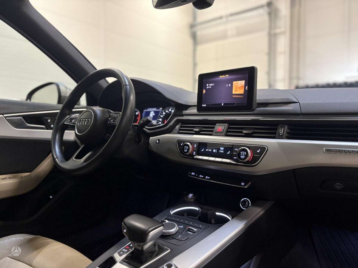 Audi A4, 2.0 l., Седан