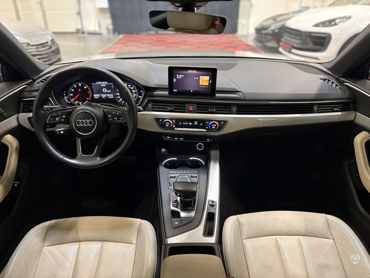 Audi A4, 2.0 l., Седан