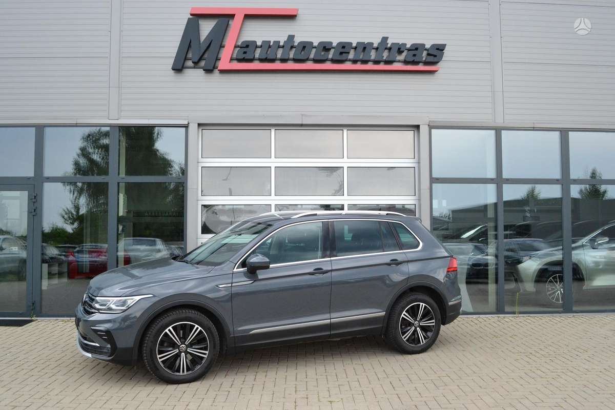 Volkswagen Tiguan - 1