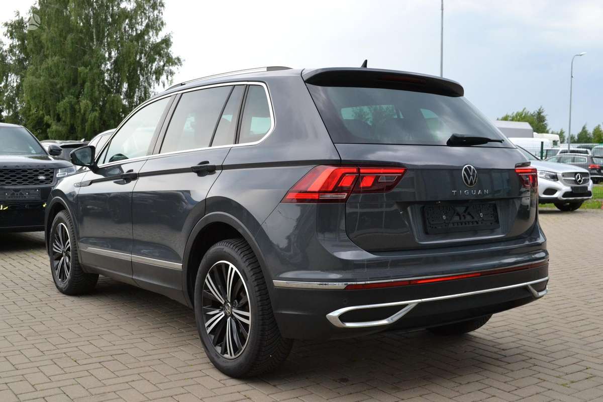 Volkswagen Tiguan - 12