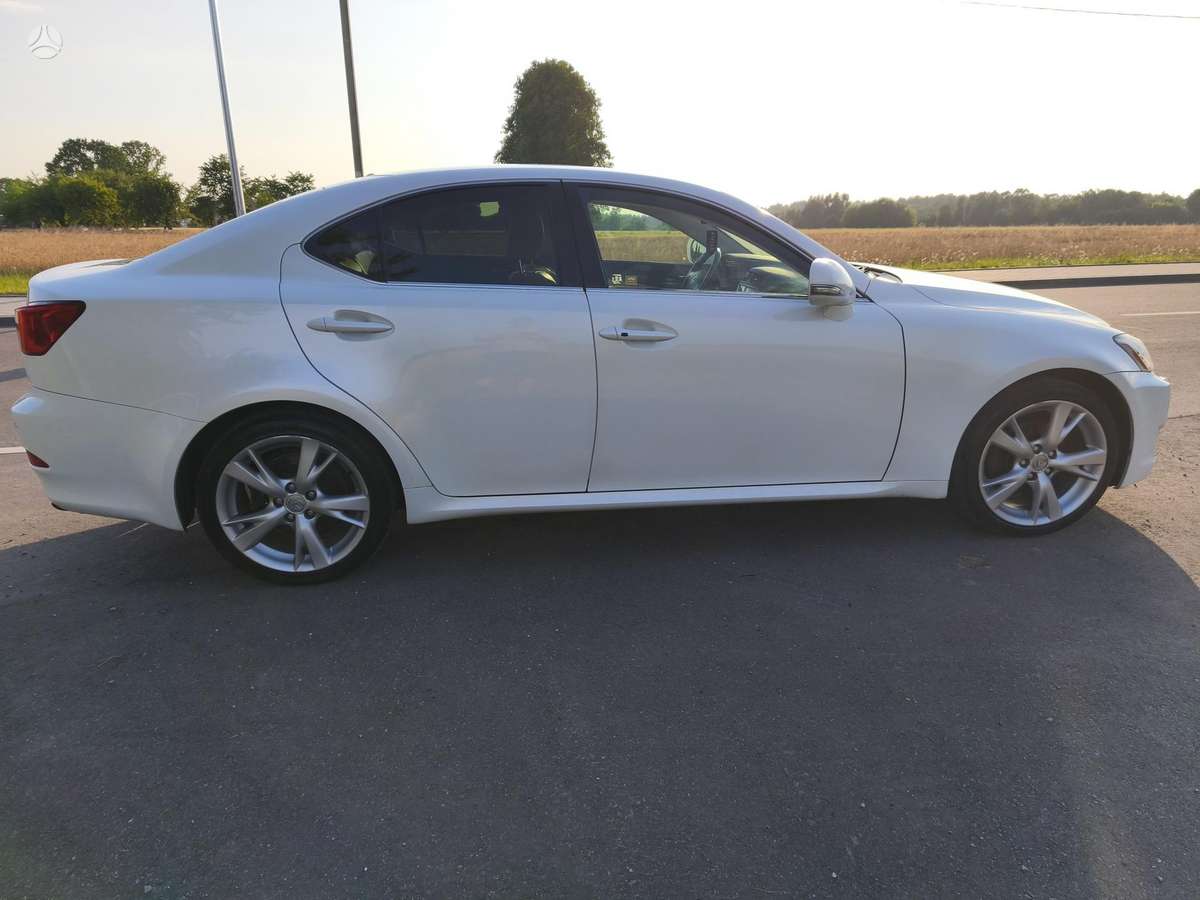 Lexus IS 220, 2.2 l., Седан
