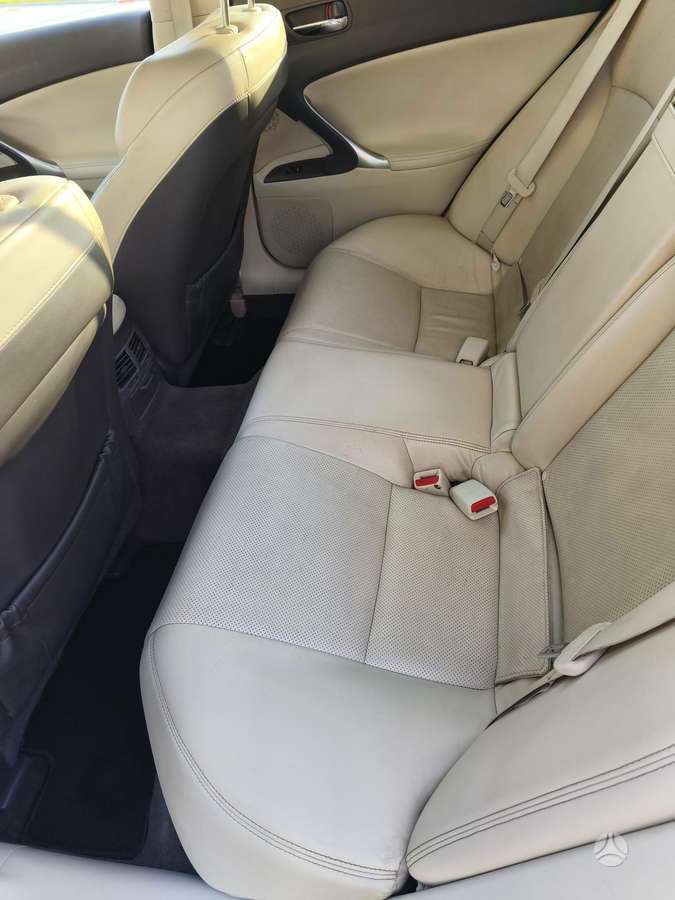 Lexus IS 220, 2.2 l., Седан