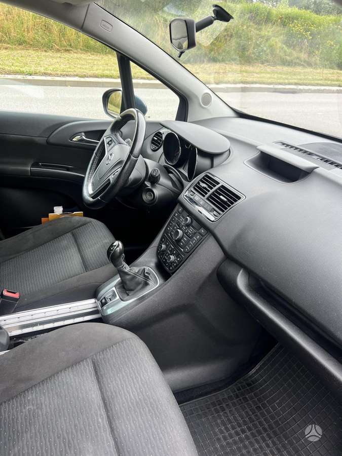 Opel Meriva, 1.4 l., Минивэн
