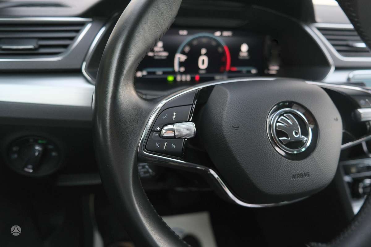 Skoda Superb, 1.5 l., Хэтчбек