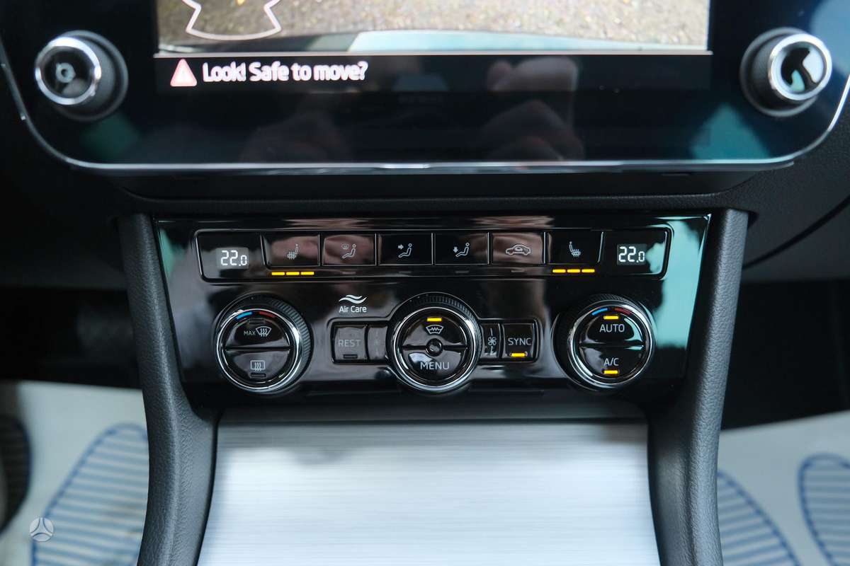 Skoda Superb, 1.5 l., hatchback
