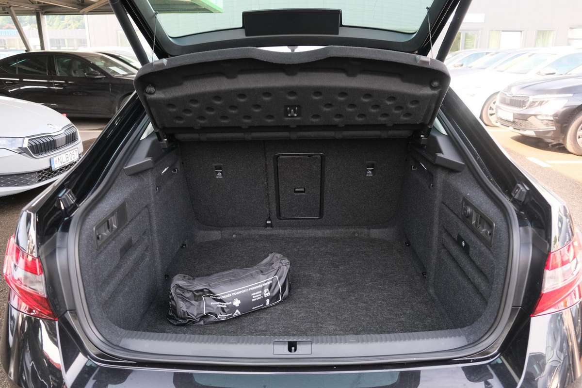 Skoda Superb, 1.5 l., hatchback