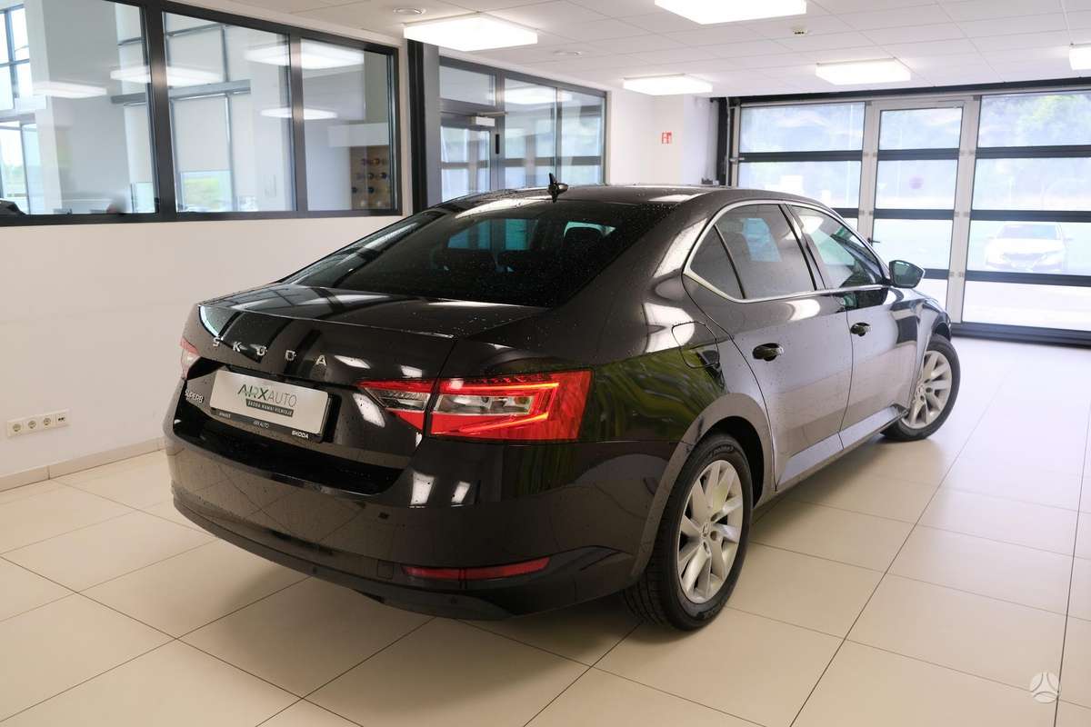 Skoda Superb, 1.5 l., hatchback