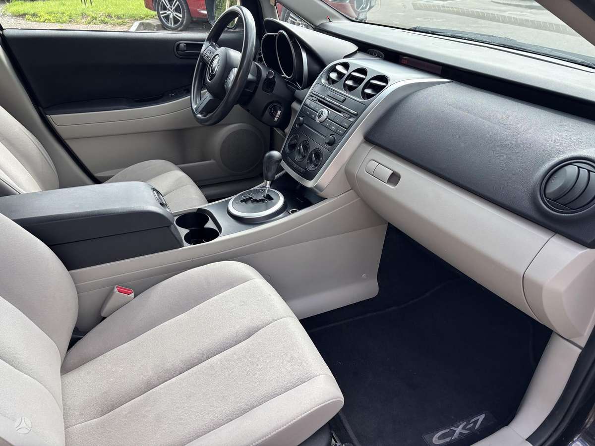Mazda CX-7, 2.3 l., off-road / crossover