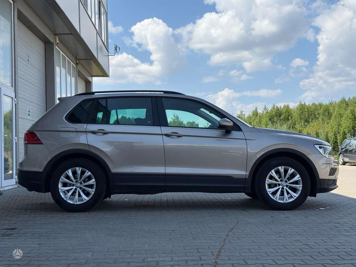 Volkswagen Tiguan - 2