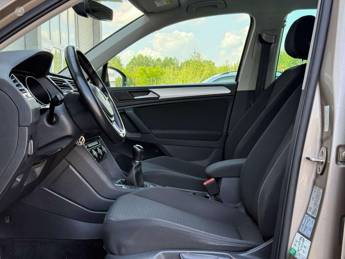 Volkswagen Tiguan - 12