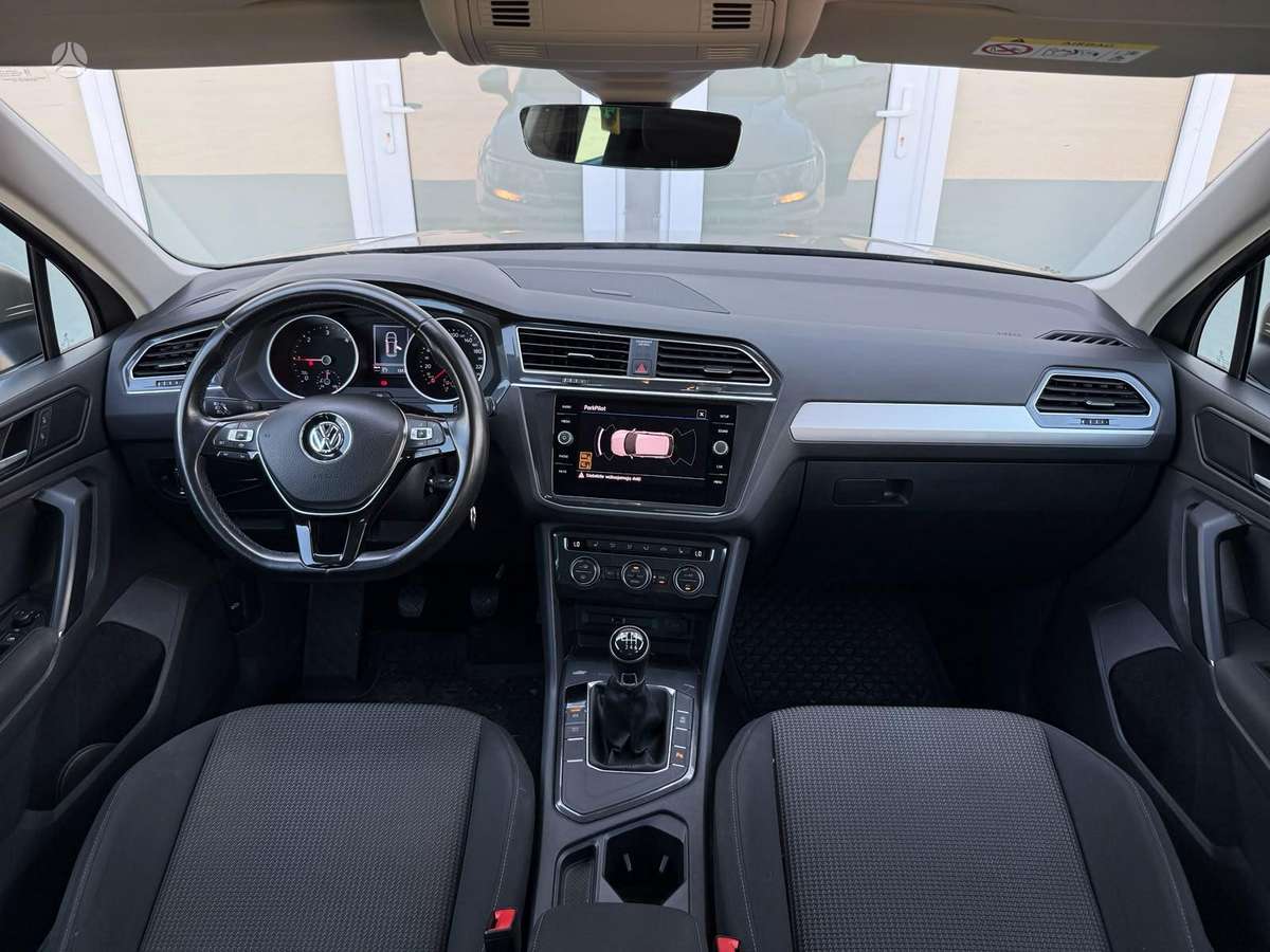 Volkswagen Tiguan - 9