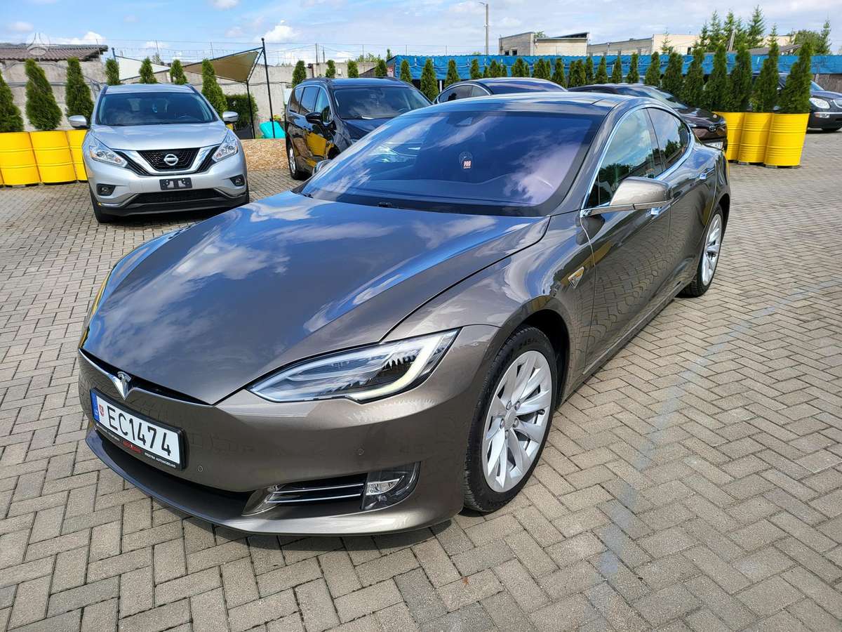 Tesla Model S, 85 kWh, saloon / sedan