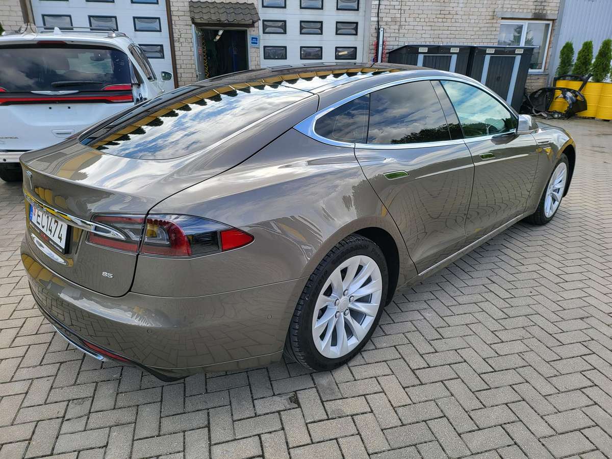 Tesla Model S, 85 кВт·ч, Седан